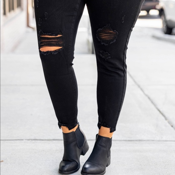 Shut the Town Down Jeans, Black NWT 🖤 - Picture 2 of 7